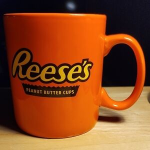 Galerie Reese's Peanut Butter Cups Jumbo Ceramic Coffee Mug. 